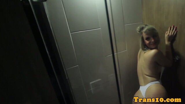 Bigbutt latina tranny posing in sexy onepiece