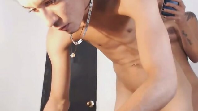 Dude Gives Awesome Head to Stroking Tranny: Cock Sucked Good!