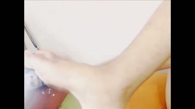 A Cumshot Spectacle: Hot Shemale Gets Splashed!