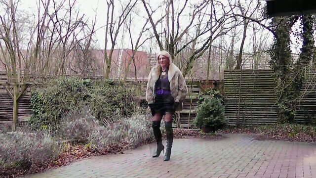 Naughty Lady Needs A Ride