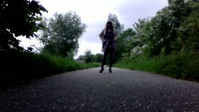 A Passionate Outdoor Encounter: Shamele Pleasure Unleashed