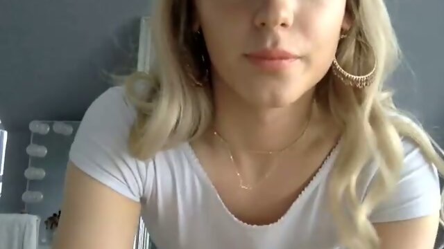 Lovebird - Dildo fuck