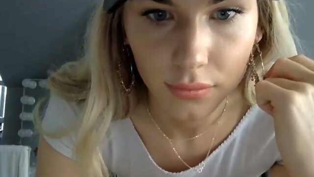 Lovebird - Dildo fuck