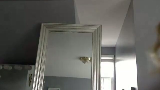 Lovebird - Dildo fuck