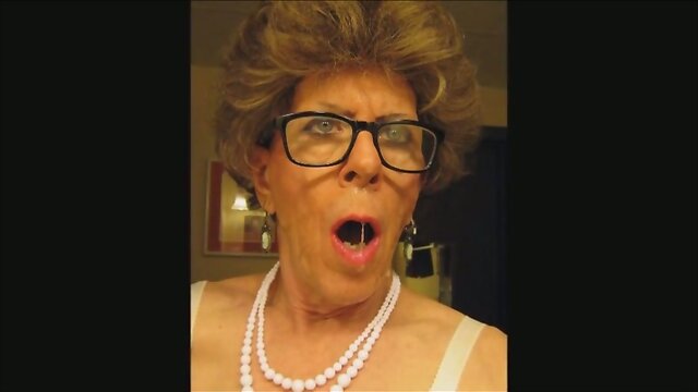 JOANNE SLAM - HOT SPERMING ACTION