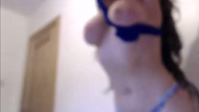 Sensual Striptease from a Mesmerizing Shamele Performer