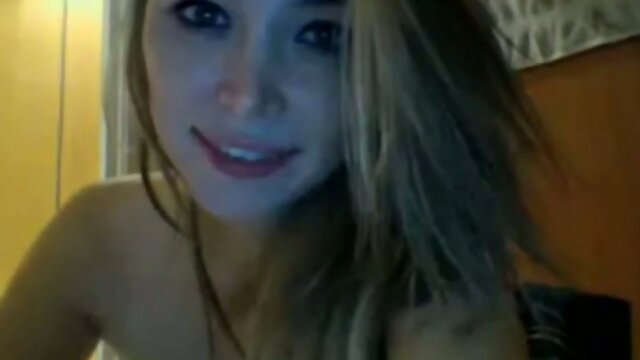 Kayla Andrews aka Elle Simmons webcam