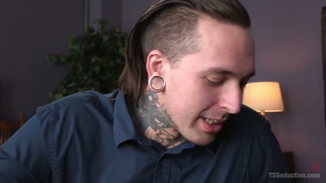 Aubrey Kate`s Home Alone Anal Adventure - She`s Horny & Hungry!