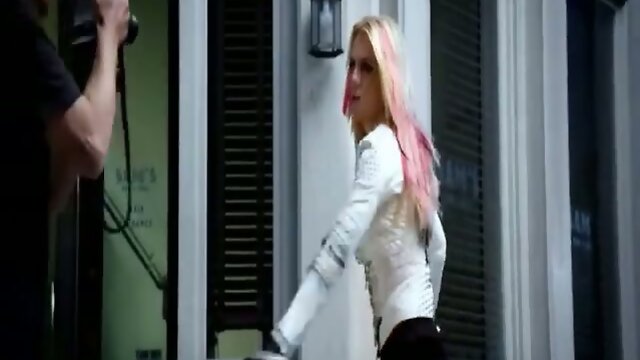 B Spears I Wanna Go Ladyboy Version