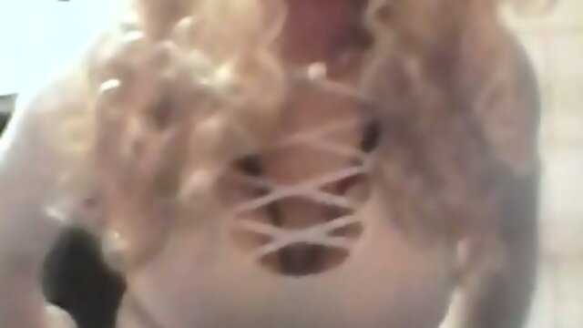 Sarah Fiore`s Dildo Exploration: Uncovering New Pleasures