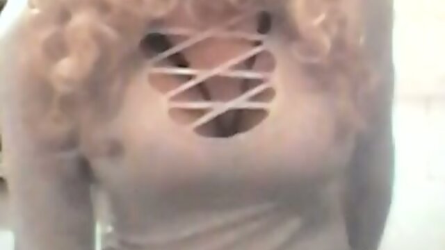 Sarah Fiore`s Dildo Exploration: Uncovering New Pleasures