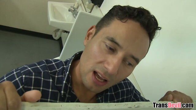 Isabella Sorrenti fucked in the bathroom