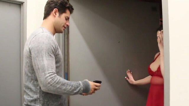 Sissy Exploring Femininity: A Thrilling Performance