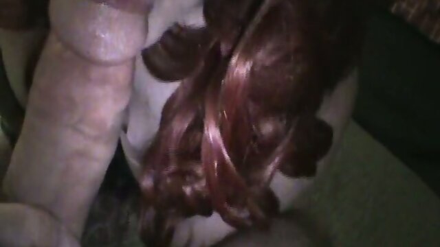 Hotel Room Facials: An Amateur Couple`s Sexy Getaway