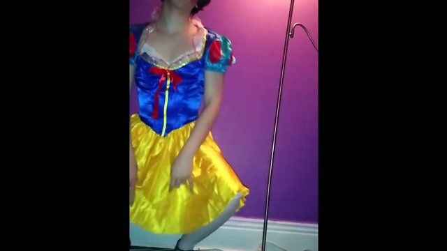 SNOW WHITE PRINCESS 10 INCH BBC DILDO