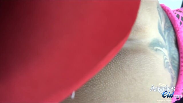 Big cock Tranny Angeles Cid sucked off.
