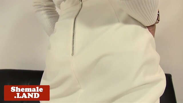 Ebony tgirl masturbating before spreading ass