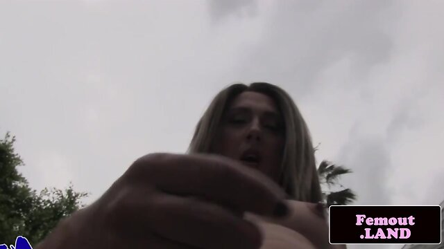 Tattooed trap beauty poolside solo jerking