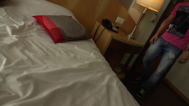 Latina tranny Leticia Andrade assfucked a guy