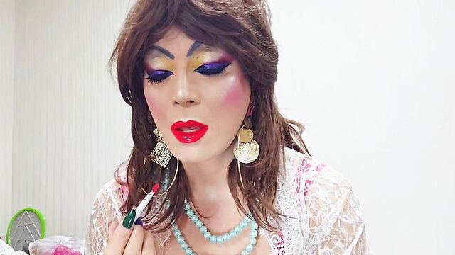 shemale niclo after makeup masturbation4