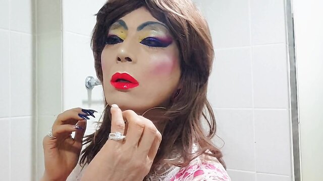 shemale niclo after makeup masturbation4