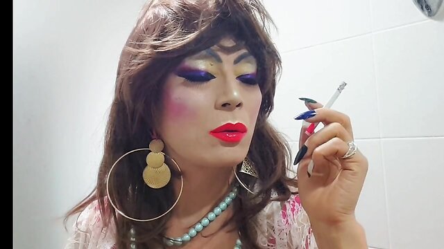 shemale niclo after makeup masturbation4