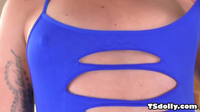 Alex eats TS Patricia's pecker ass-to-mouth