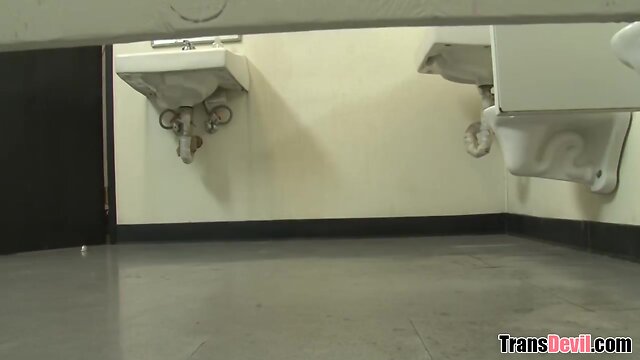 Gloryhole Fun with TS Jessica Foxx