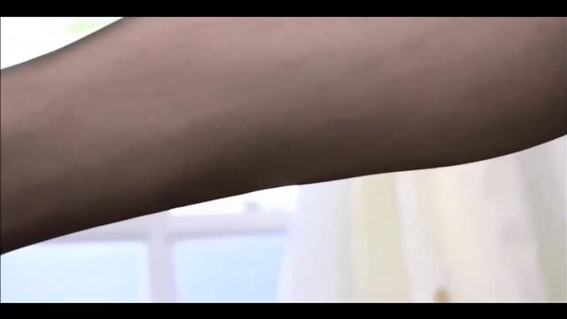 Nikki Vicious pantyhose