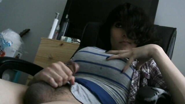 Beautiful Trans Jerking Cock Webcam & Cumming - A Visual Delight!