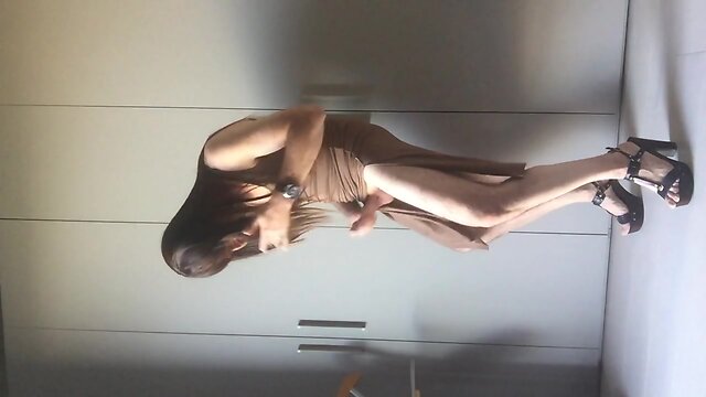 Puttana...? Zoccola...? O cosa...