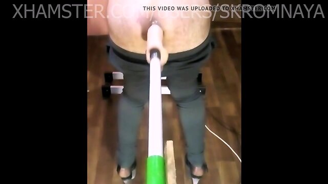 HUGE DILDO BRUTAL FUCKED TRANS ASS