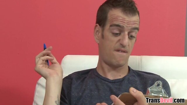 Pretty face shemale Kylie Maria