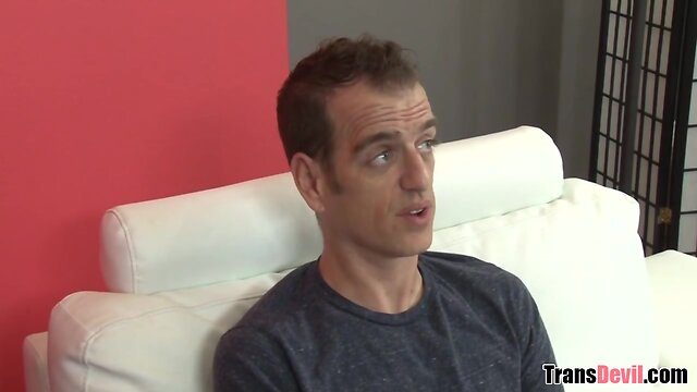 Pretty face shemale Kylie Maria