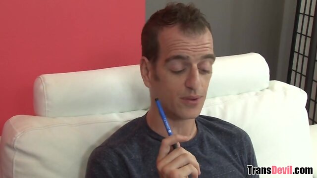 Pretty face shemale Kylie Maria