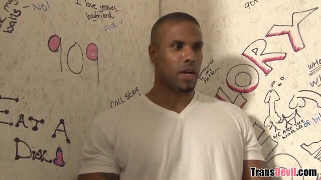 Do you wanna fuck my tight little pussy? - Luna Rose