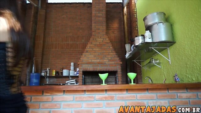 Transex fodendo garota morena