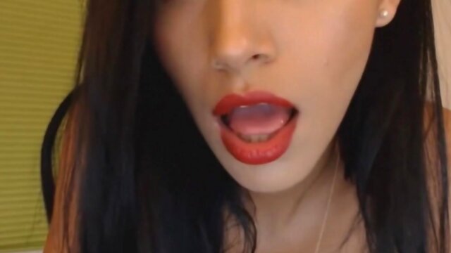 Sexy Columbian TS teasing