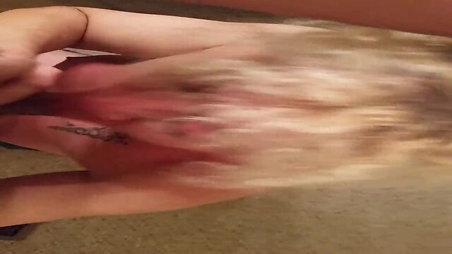 NASTY TRANNY SLUT SUCKS ME OFF