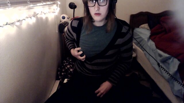 homemade chubby trans jerk & cum with hitachi