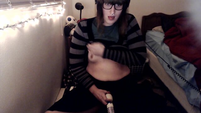 homemade chubby trans jerk & cum with hitachi