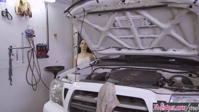 Twistys - Full Service - Gina Valentina,Sean Lawless