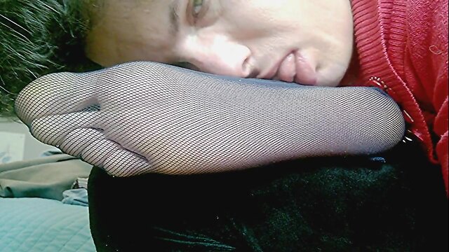 Sissy self foot adoration