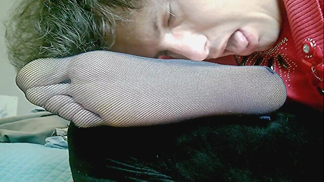 Sissy self foot adoration