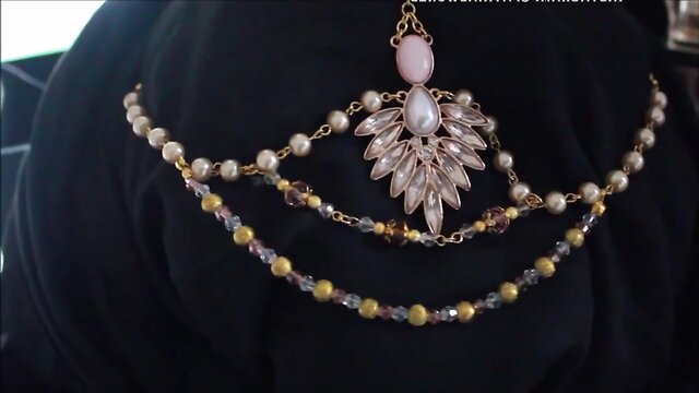 Concubine in a Pakistani harem tells her story Hindi Urdu