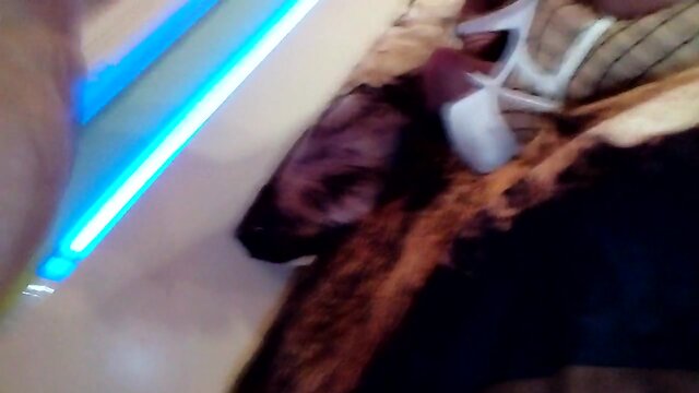 Die TV Schlampe Chantal geil durch gefickt