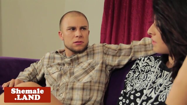 Amateur tgirl analfucked doggystyle on a date