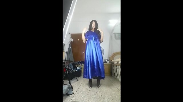 Pretty Trap Crossdresser Cumming up a Storm!