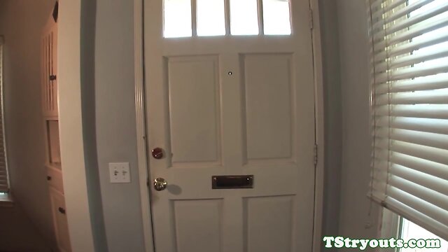 Seductive amateur tgirl wanks on audition