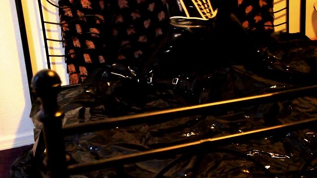 Heavy Rubber Doll.wmv